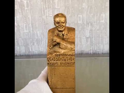 Raket geleerde. Sergei Korolev met sigaar