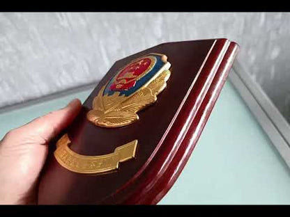 Schild Chinese Volksgewapende Politiemacht. Houten schild met metalen delen  *