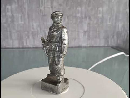 Preorder Oostblok Militair met ster op uniform en PPSh machinegeweer WW2