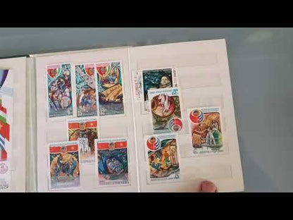 Postzegelboek Ruimtevaart Intercosmos CCCP Opstijgend Raket 1975 *