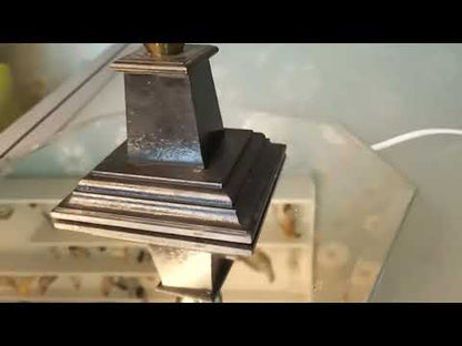 WW2 Granaat Bureau Ornament op Sokkel