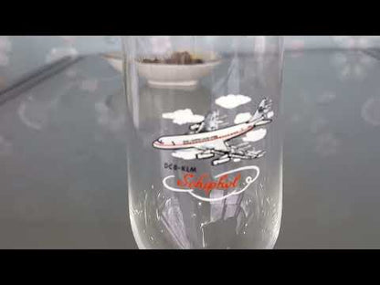 Eerste Super DC 8 voor KLM op Schiphol 1967