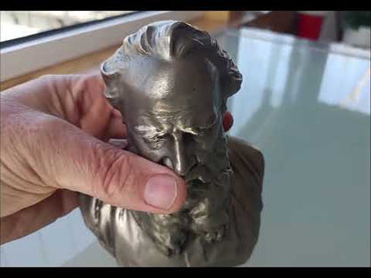 Buste van Leo Tolstoi, Russische schrijver. *