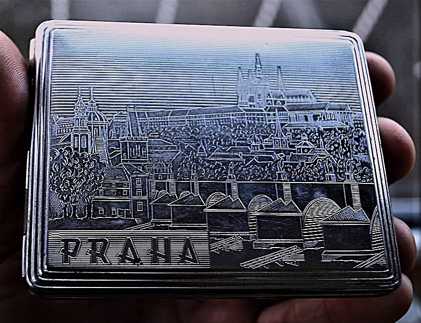 Vintage Sigaretten doos van Praag