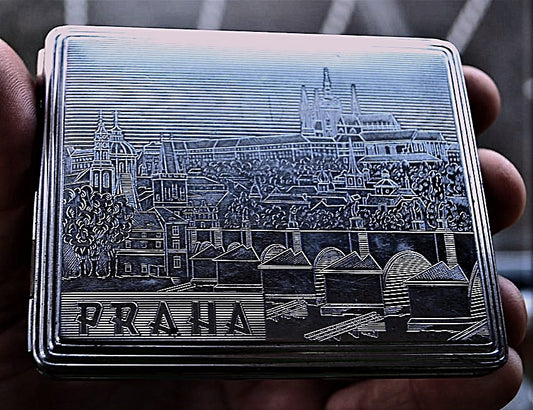 Vintage Sigaretten doos van Praag